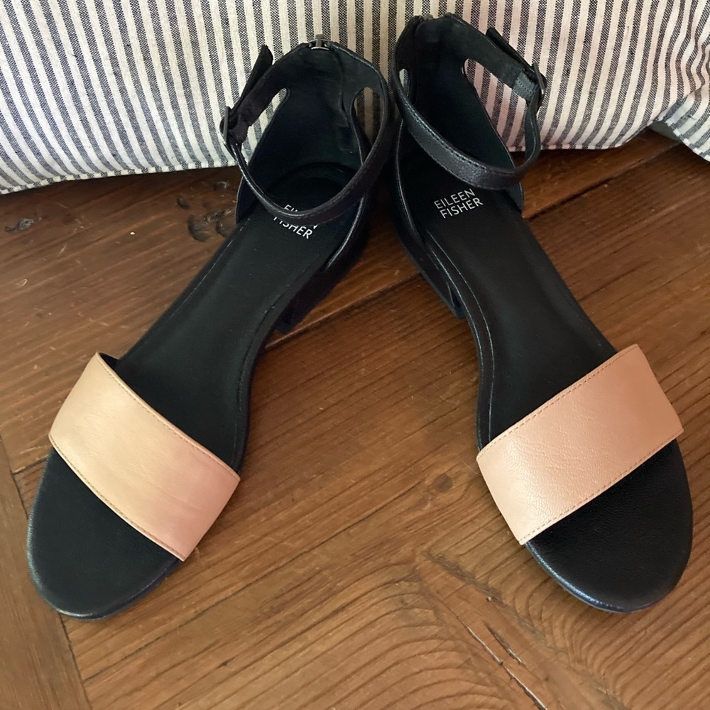 EILEEN FISHER Two-Tone Ankle Sandals Size 8